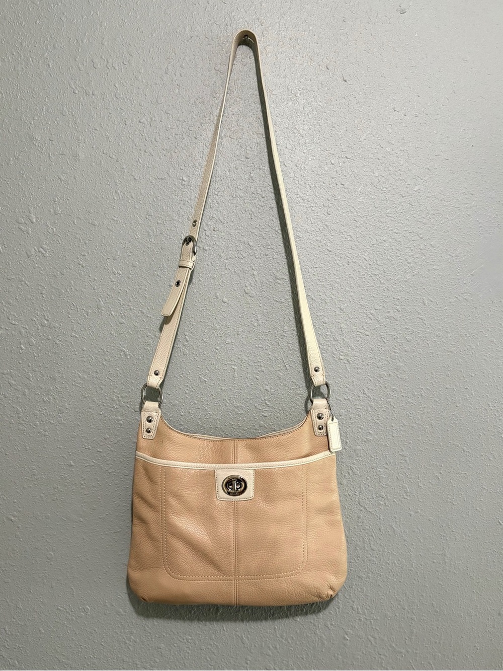 COACH Penelope Crossbody Purse Shoulder Bag Pebbled Leather Cream Adjustable